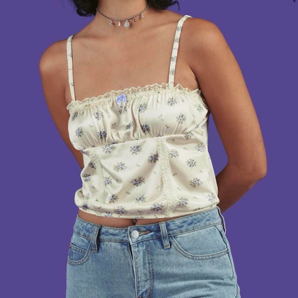 UNIF Floral Adore me top